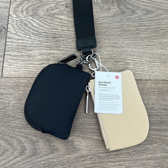 NWT Lululemon Dual Pouch Wristlet - Picture 3 of 3